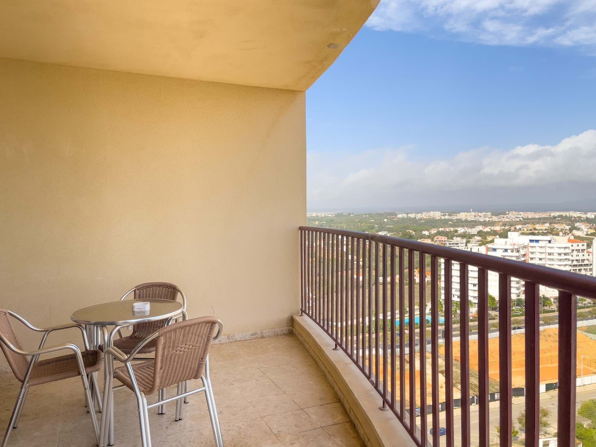 1 Bed, 1 Bath, ApartmentFor Sale, Praia da Rocha, Portimão, Faro, 8500-801