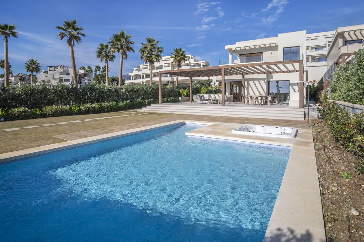 4 Bed, 3 Bath, HouseFor Sale, New Golden Mile, Malaga