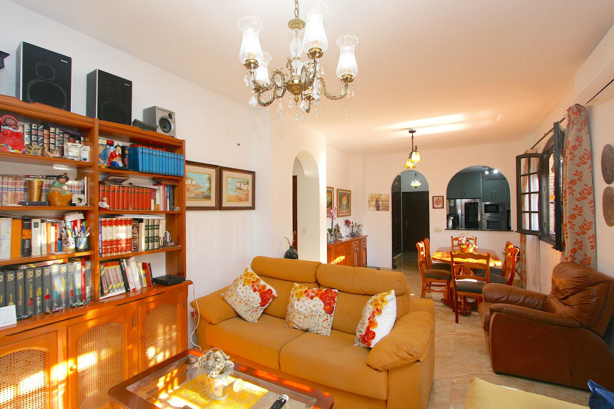 2 Bed, 2 Bath, ApartmentFor Sale, Fuengirola, Malaga