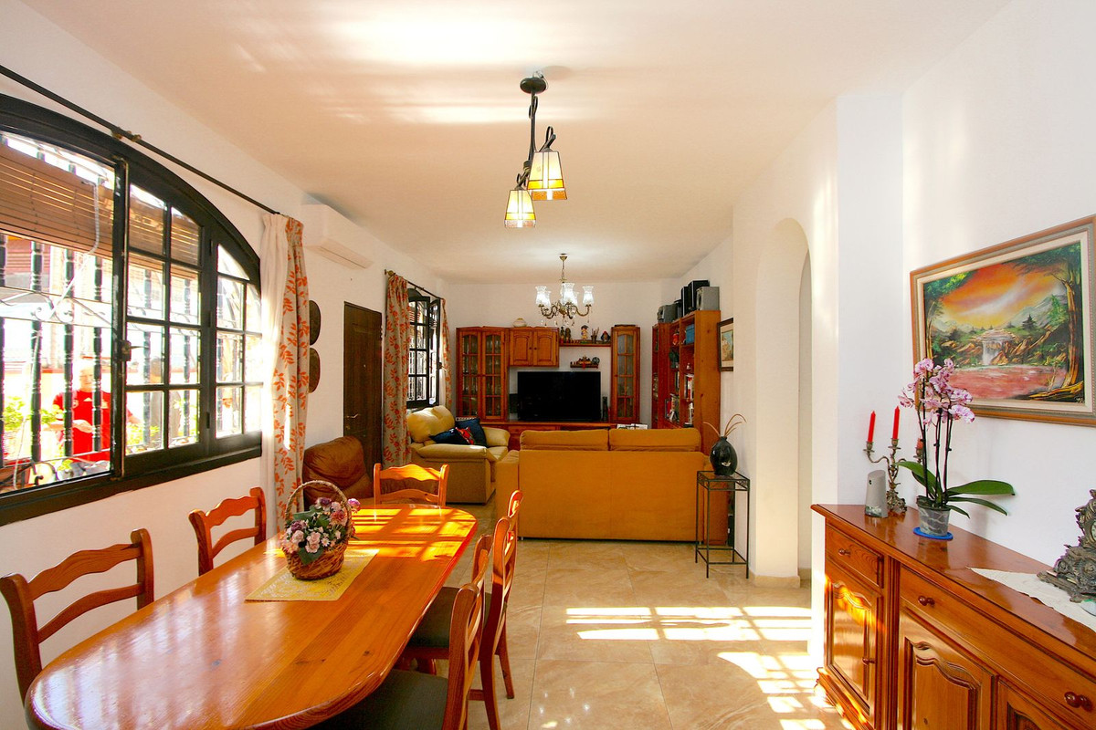 2 Bed, 2 Bath, ApartmentFor Sale, Fuengirola, Malaga