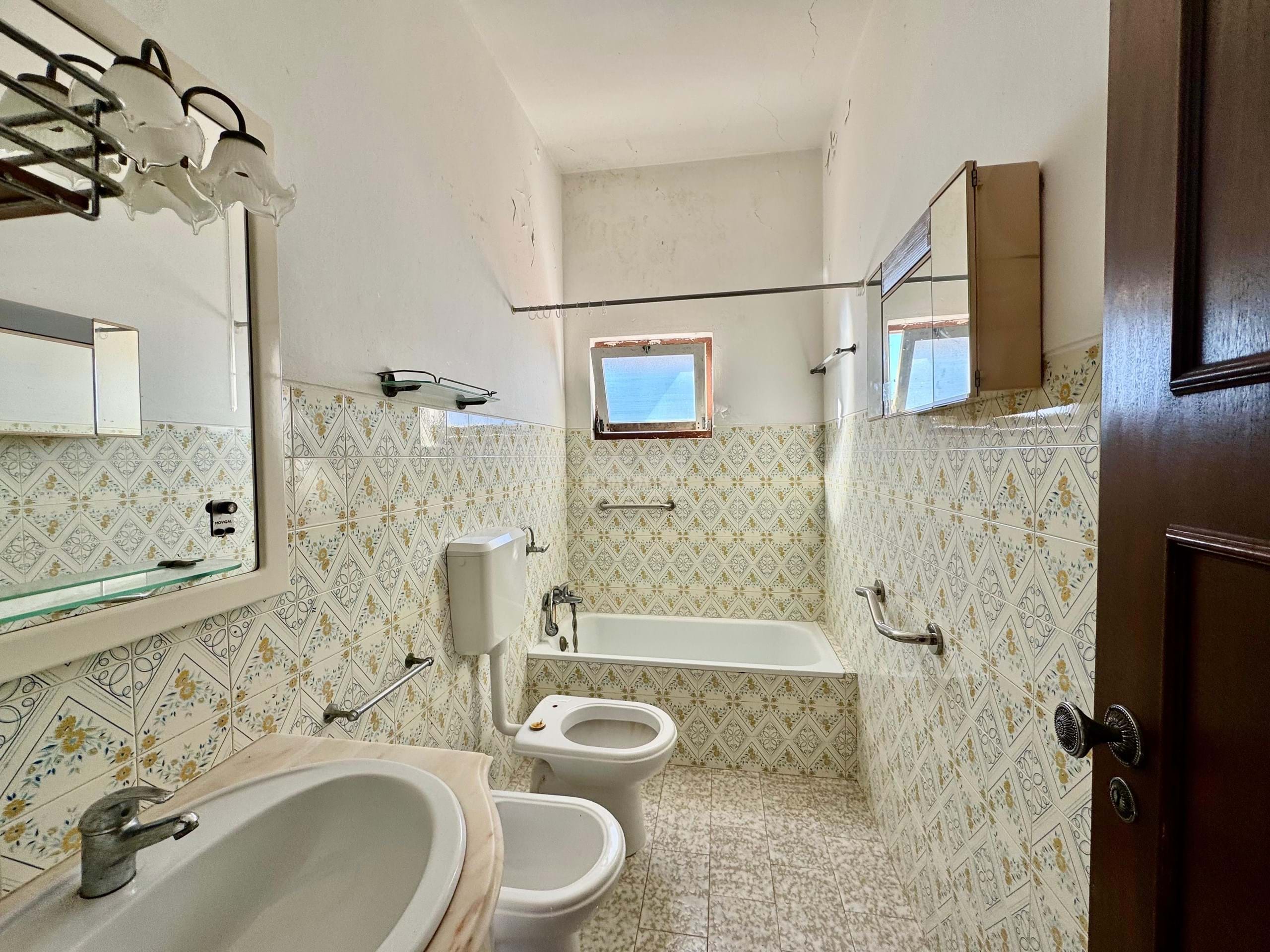 2 Bed, 1 Bath, ApartmentFor Sale, Lagos, Faro, 8600-315