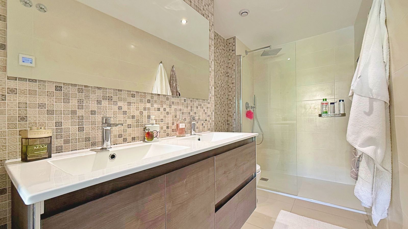 2 Bed, 2 Bath, ApartmentFor Sale, Torrevieja, Alicante