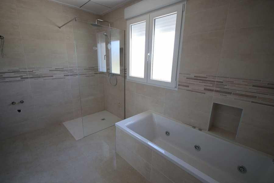 4 Bed, 3 Bath, HouseFor Sale, Pinoso, Alicante