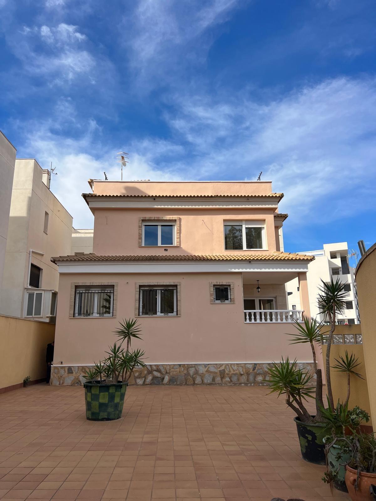 4 Bed, 2 Bath, HouseFor Sale, Orihuela Costa, Alicante