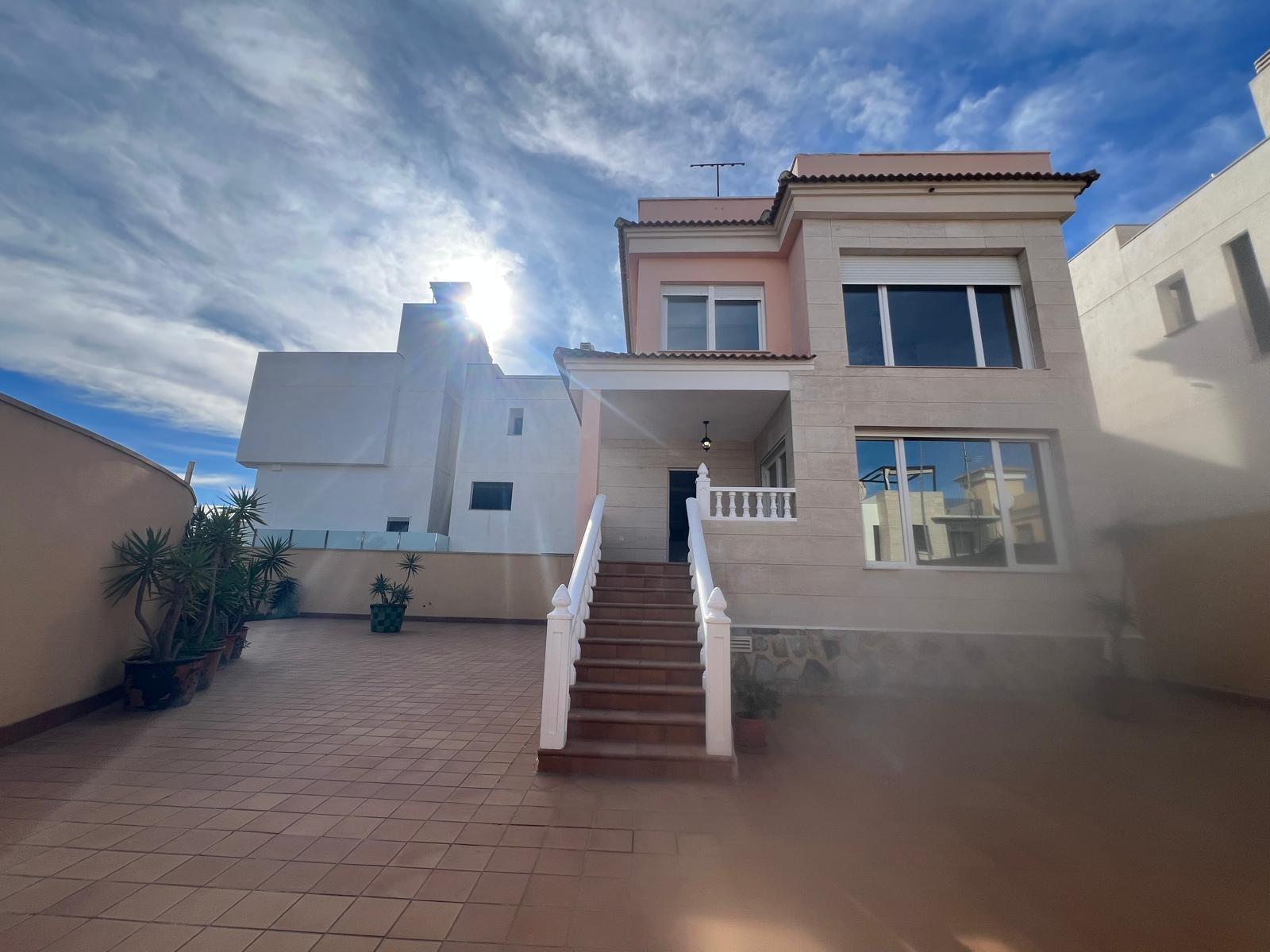 4 Bed, 2 Bath, HouseFor Sale, Orihuela Costa, Alicante