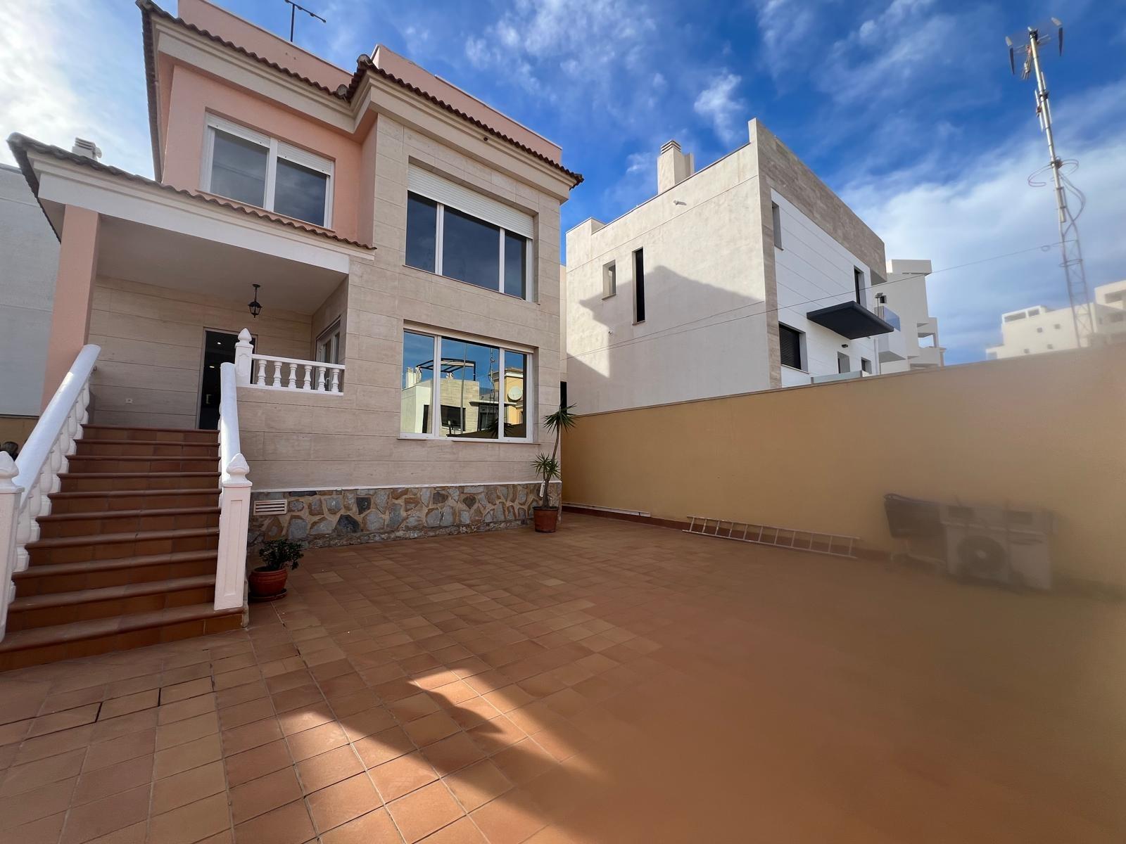 4 Bed, 2 Bath, HouseFor Sale, Orihuela Costa, Alicante
