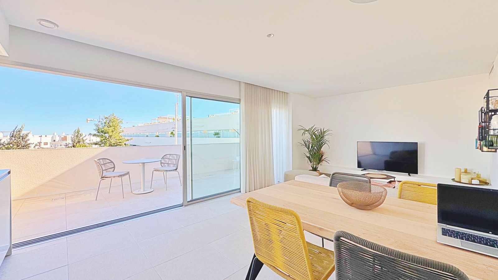 3 Bed, 2 Bath, ApartmentFor Sale, Torrevieja, Alicante