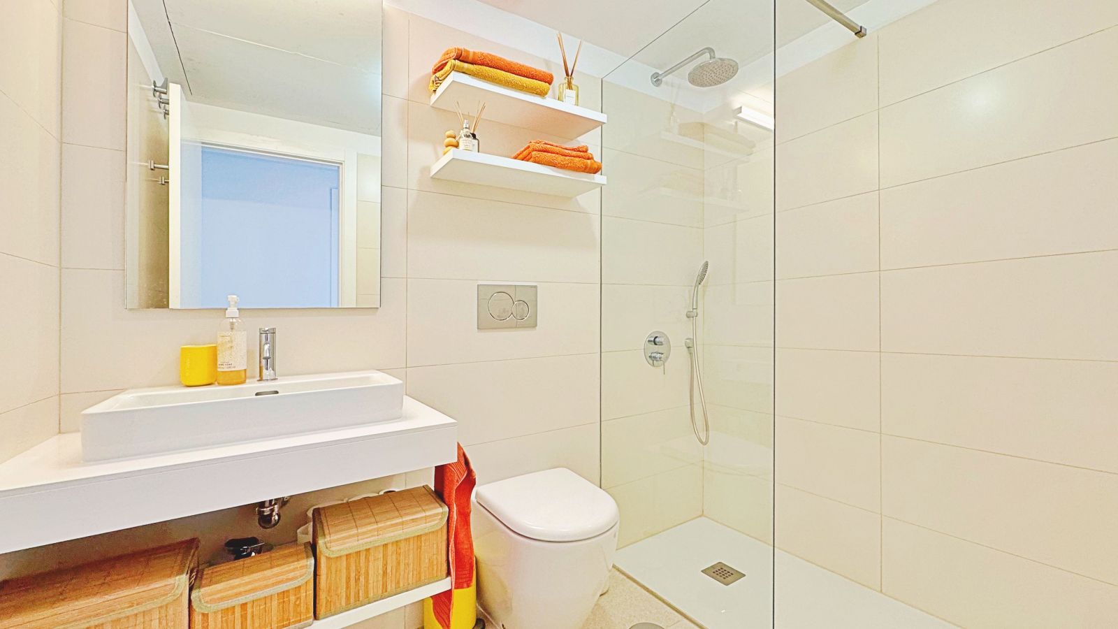 3 Bed, 2 Bath, ApartmentFor Sale, Torrevieja, Alicante