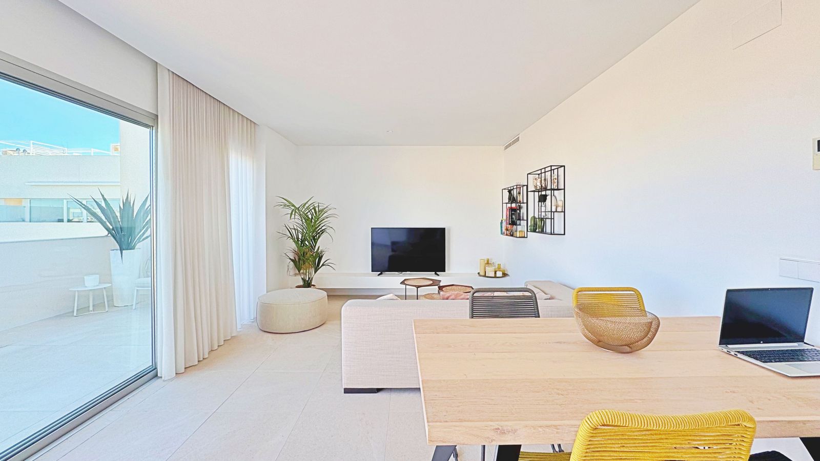 3 Bed, 2 Bath, ApartmentFor Sale, Torrevieja, Alicante