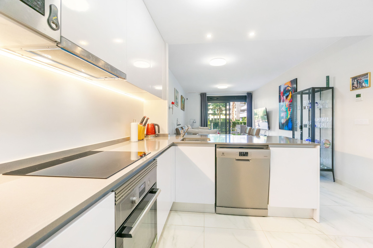 2 Bed, 1 Bath, ApartmentFor Sale, Playa Flamenca, Alicante