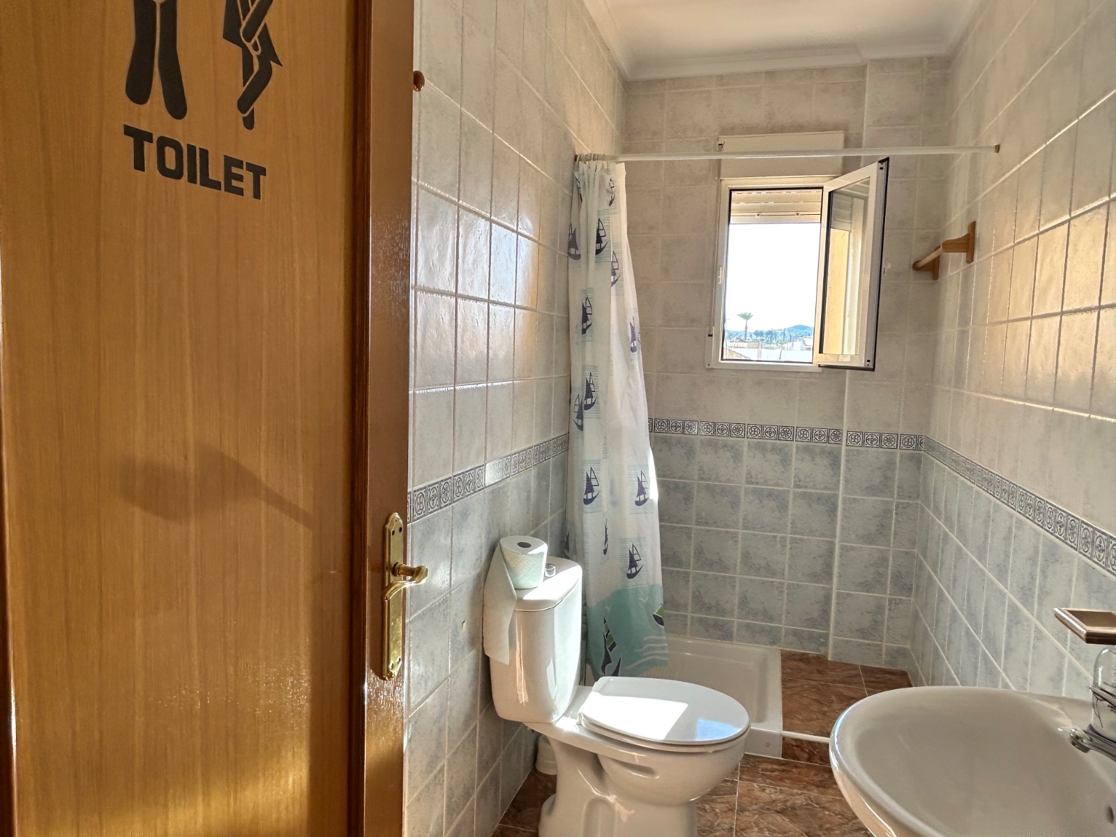 3 Bed, 2 Bath, ApartmentFor Sale, Jacarilla, Alicante