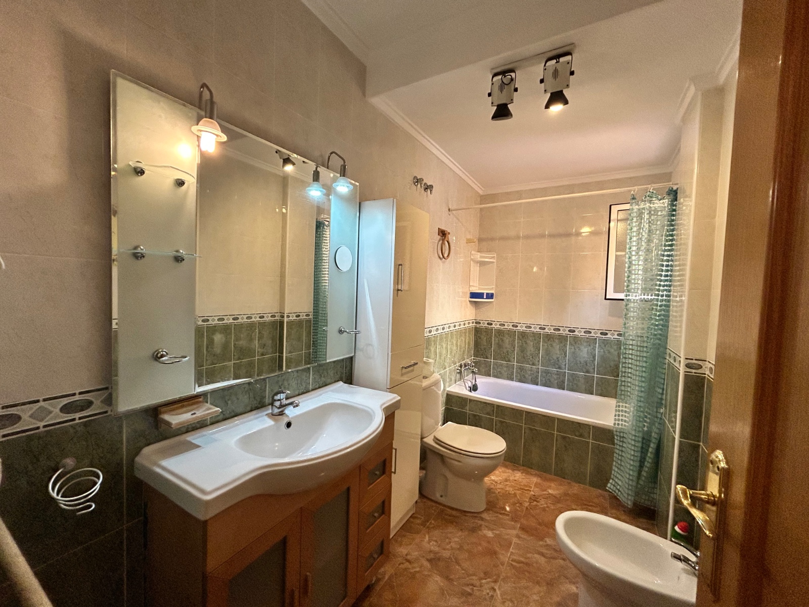 3 Bed, 2 Bath, ApartmentFor Sale, Jacarilla, Alicante