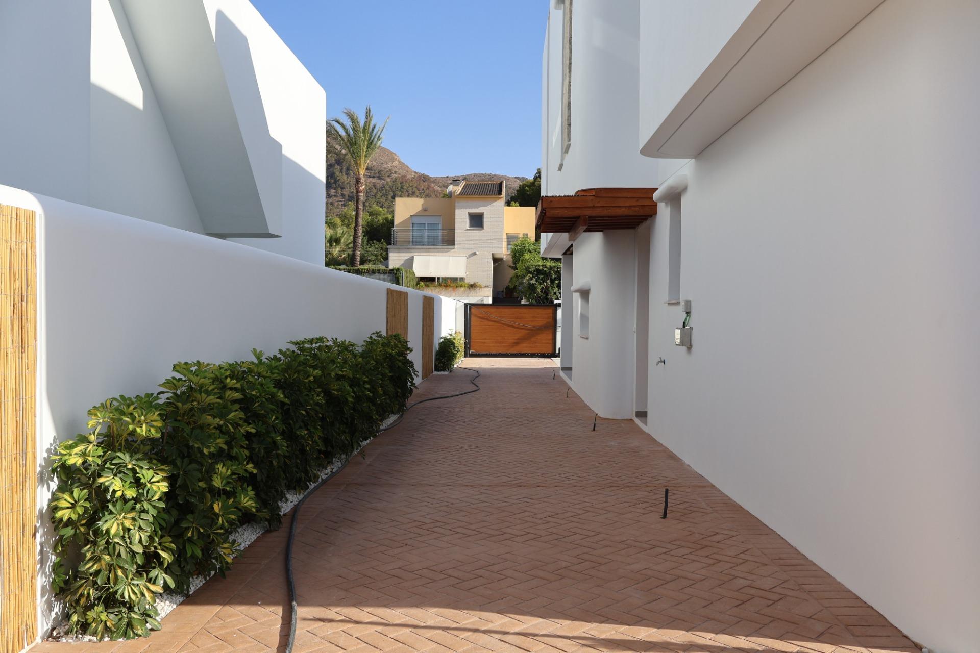 4 Bed, 3 Bath, HouseFor Sale, Alfas del Pi, Alicante