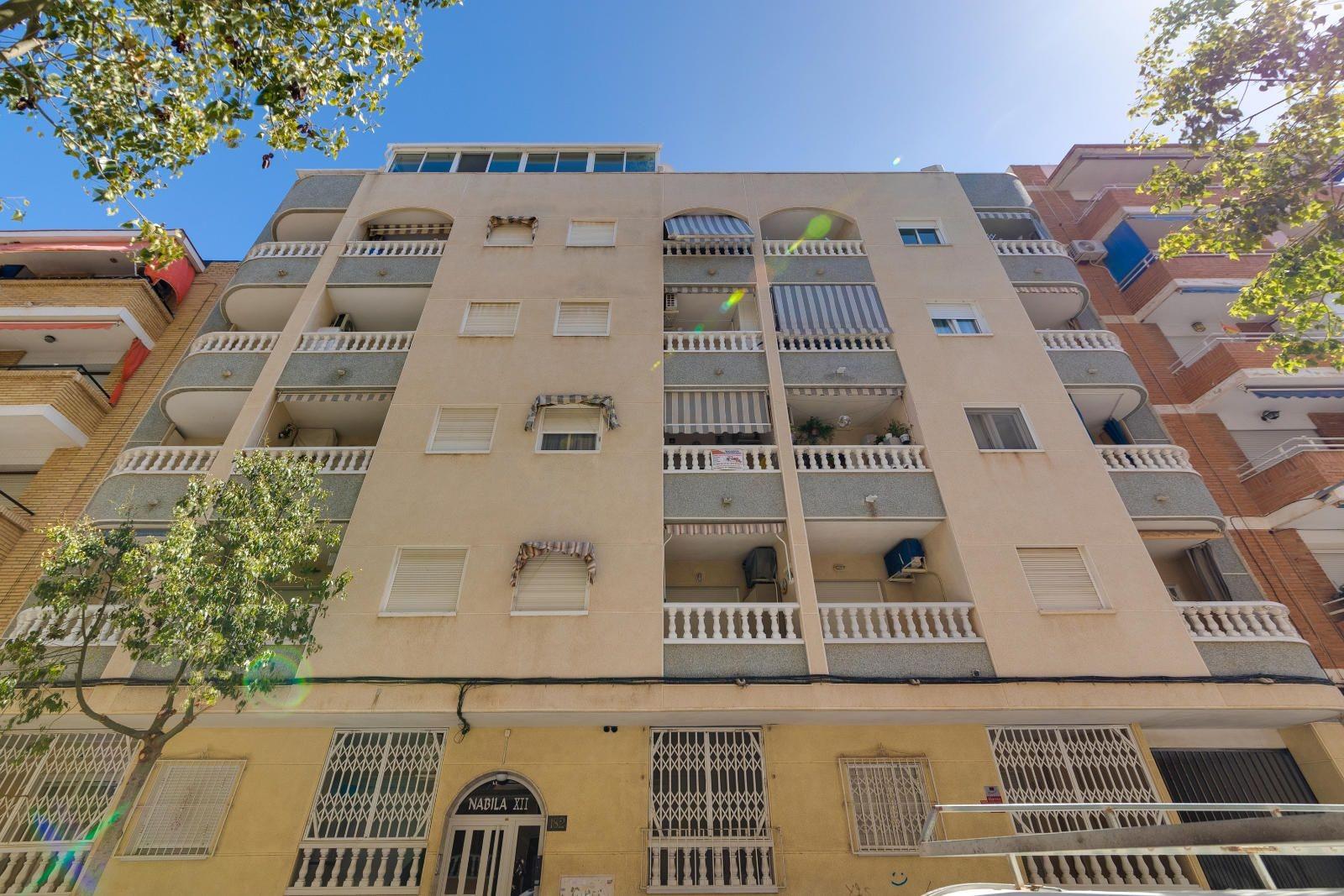 2 Bed, 1 Bath, ApartmentFor Sale, Torrevieja, Alicante