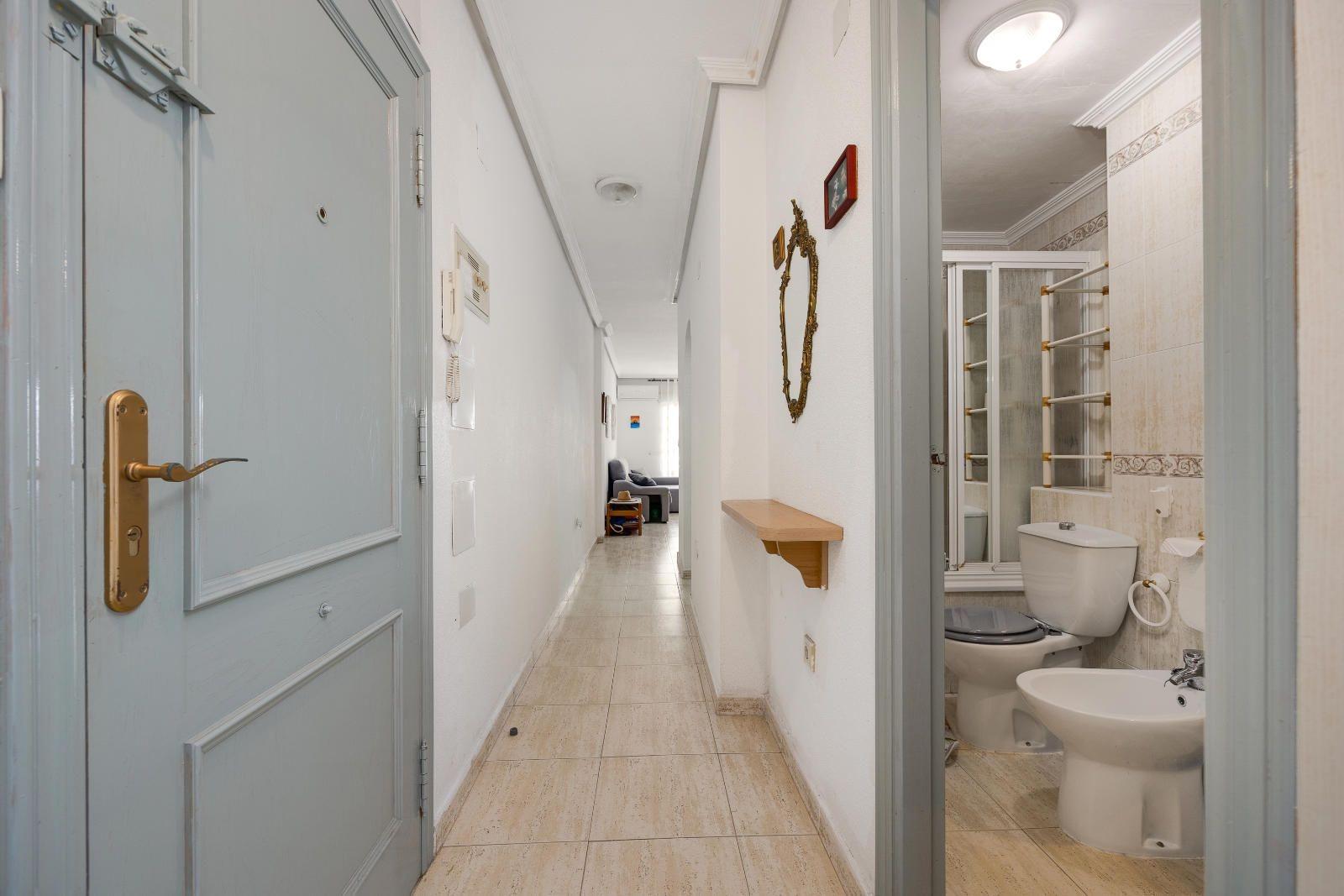 2 Bed, 1 Bath, ApartmentFor Sale, Torrevieja, Alicante