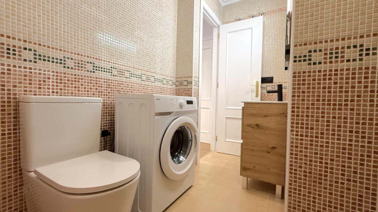 2 Bed, 1 Bath, ApartmentFor Sale, Torrevieja, Alicante