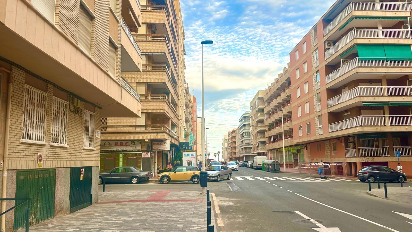 3 Bed, 2 Bath, ApartmentFor Sale, Torrevieja, Alicante