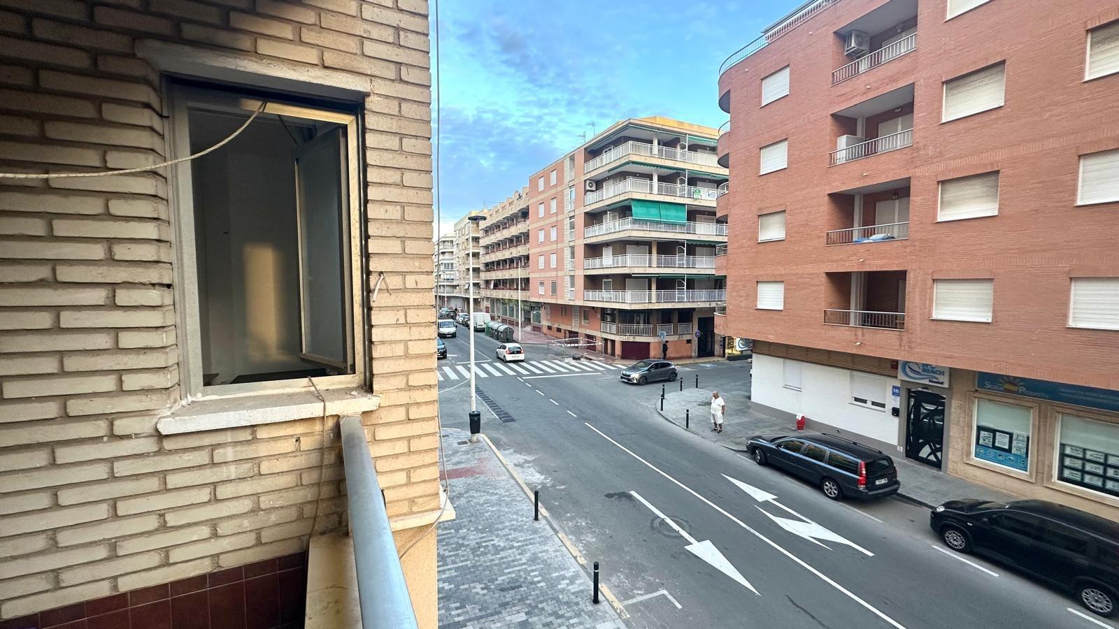 3 Bed, 2 Bath, ApartmentFor Sale, Torrevieja, Alicante
