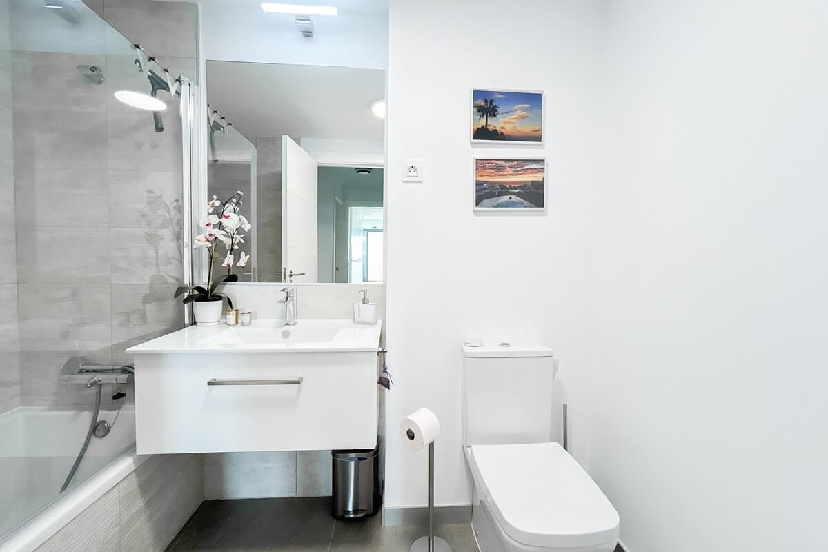 2 Bed, 2 Bath, ApartmentFor Sale, La Duquesa, Malaga