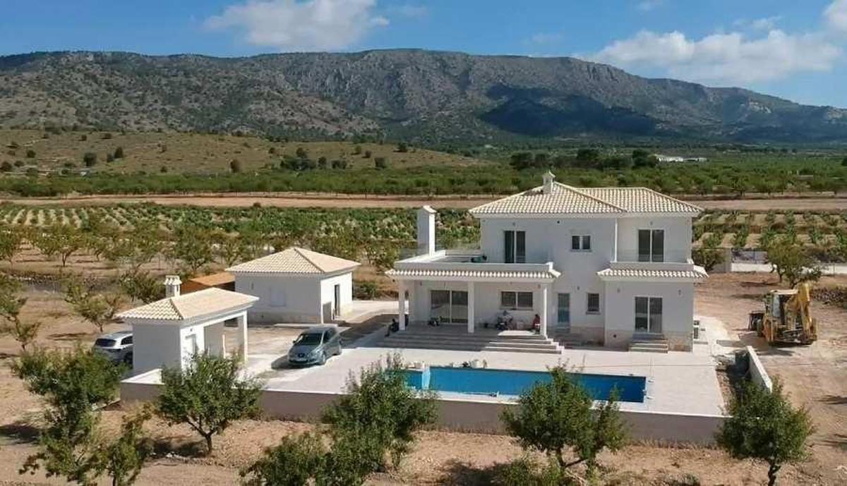 4 Bed, 3 Bath, HouseFor Sale, Pinoso, Costa Blanca
