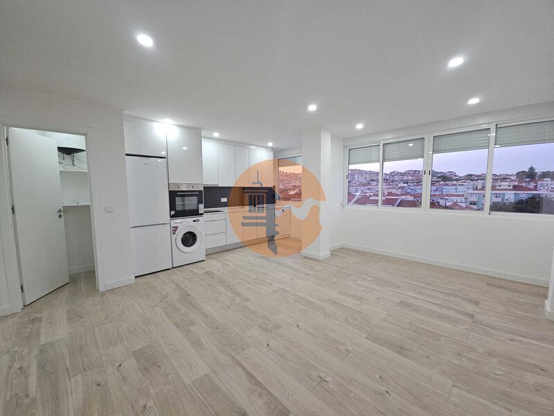 4 Bed, 2 Bath, ApartmentFor Sale, Amadora, Lisboa