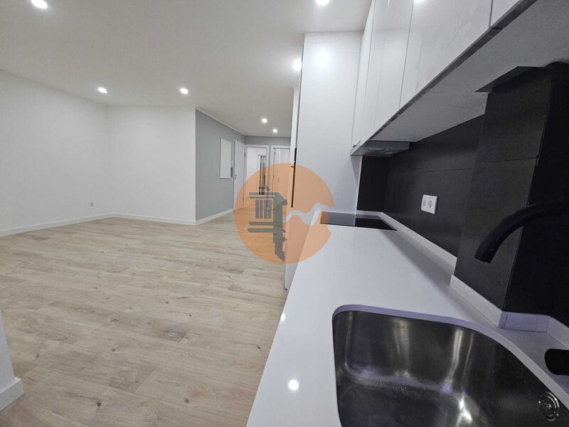 4 Bed, 2 Bath, ApartmentFor Sale, Amadora, Lisboa