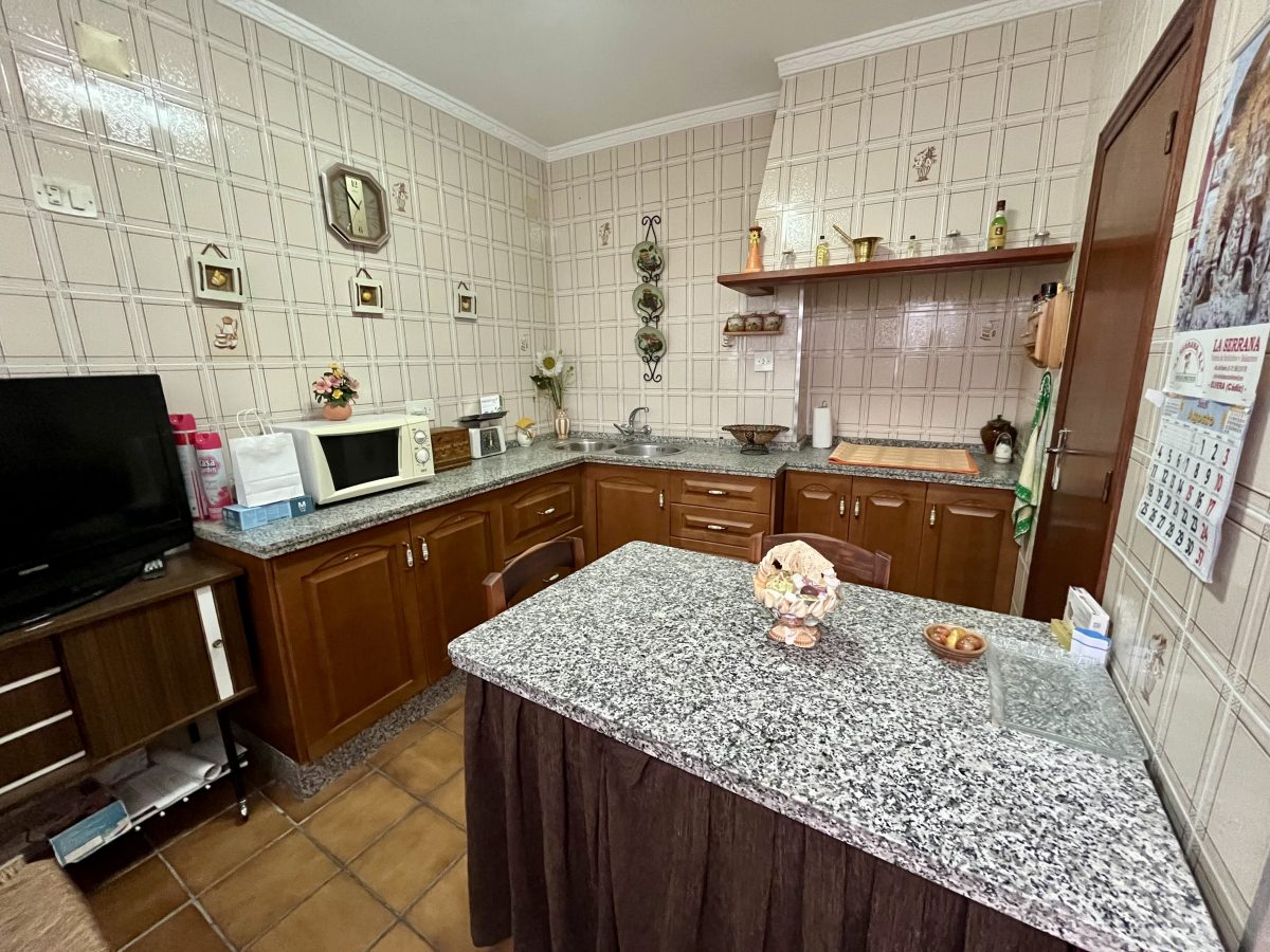 5 Bed, 2 Bath, HouseFor Sale, Olvera 11690, Andalucia