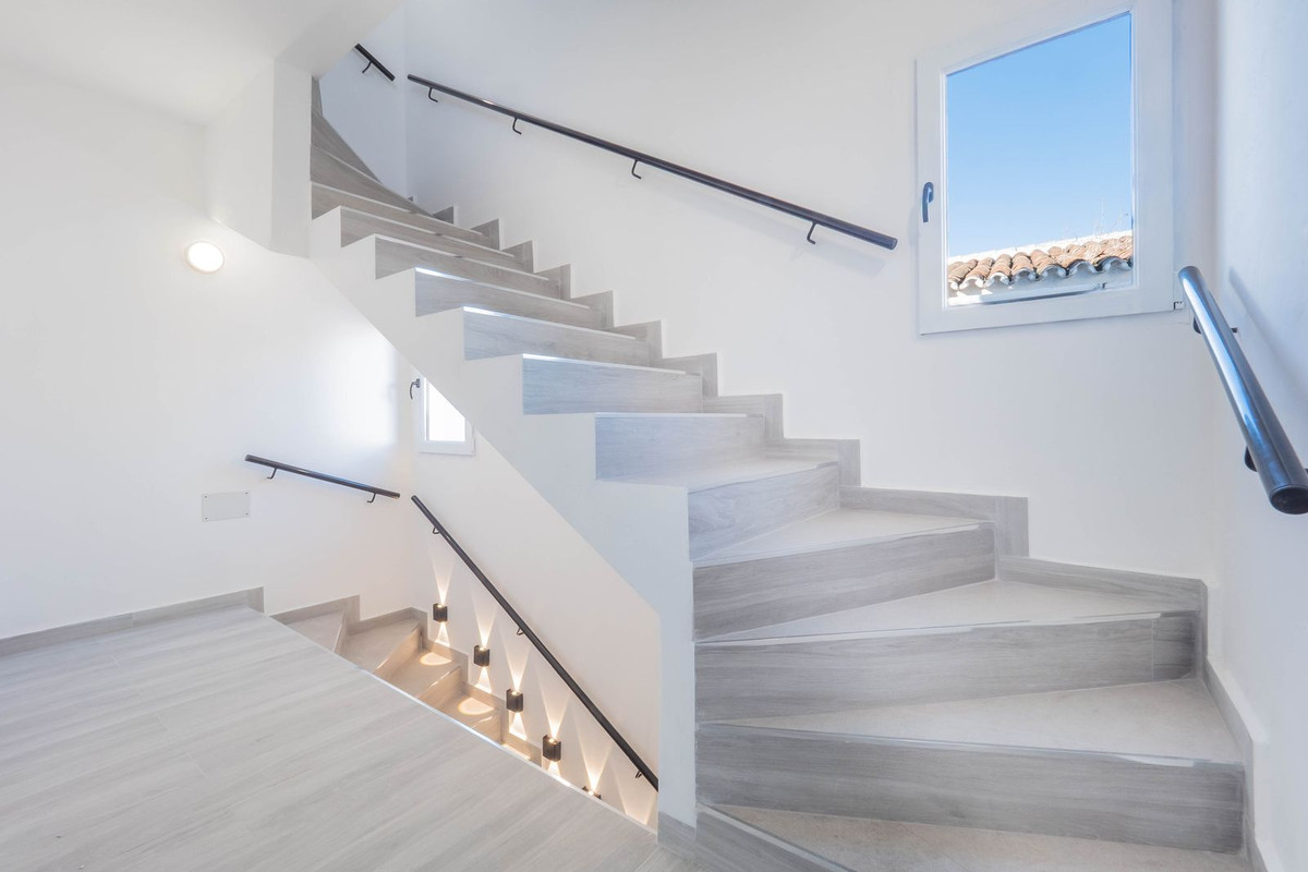 Alhaurin el Grande, Malaga, 3 Bedrooms Bedrooms, ,1 BathroomBathrooms,For Sale,R5235502