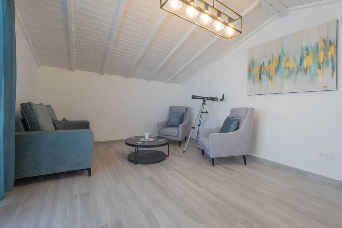 Alhaurin el Grande, Malaga, 3 Bedrooms Bedrooms, ,1 BathroomBathrooms,For Sale,R5235502