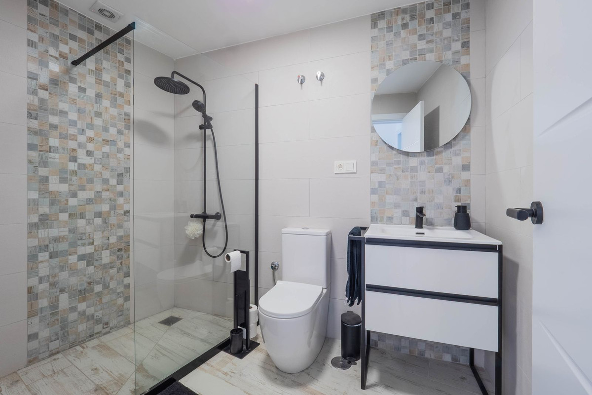 Alhaurin el Grande, Malaga, 3 Bedrooms Bedrooms, ,1 BathroomBathrooms,For Sale,R5235502