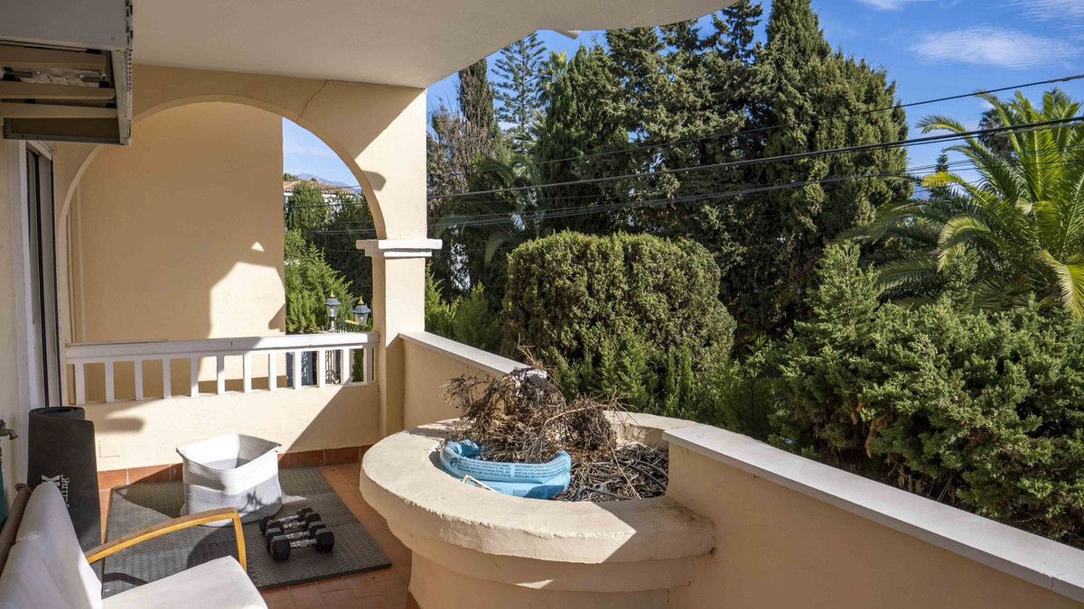 3 Bed, 2 Bath, ApartmentFor Sale, Estepona, Malaga