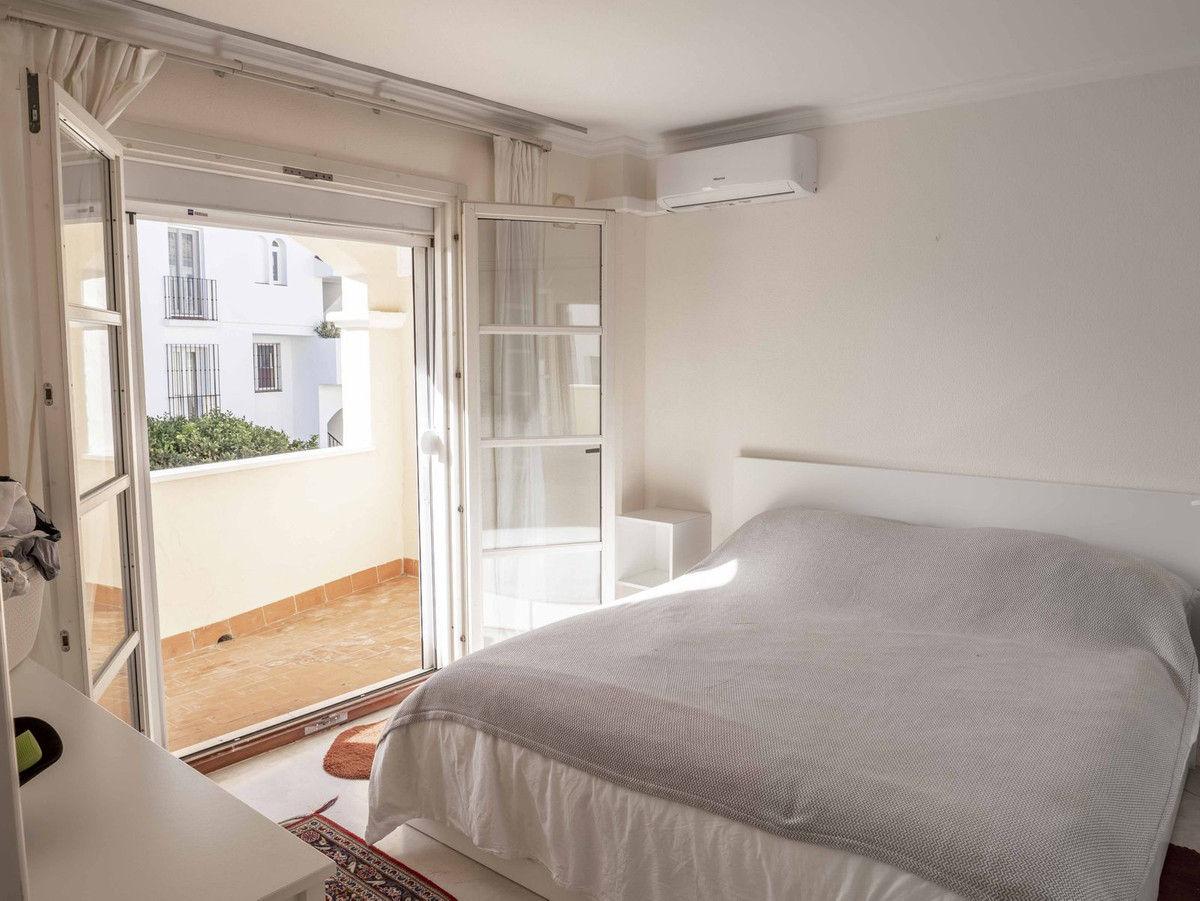 3 Bed, 2 Bath, ApartmentFor Sale, Estepona, Malaga