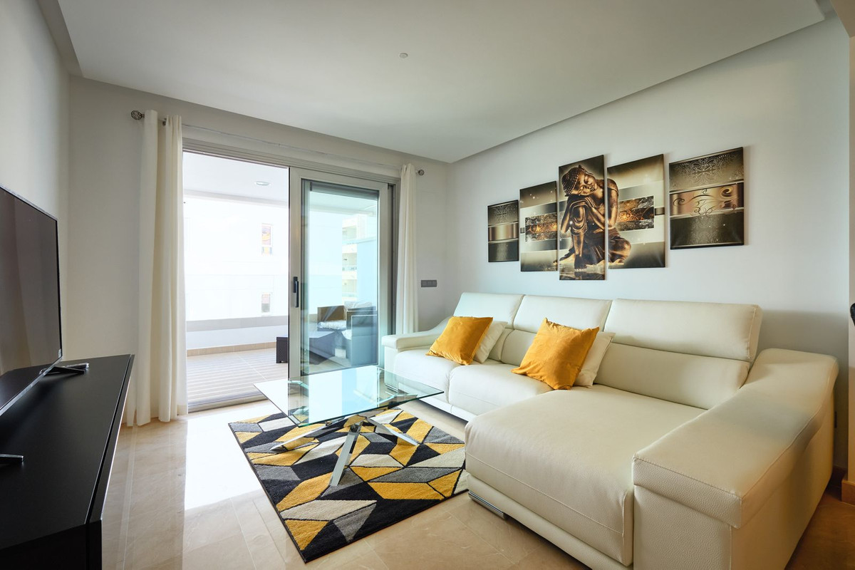 3 Bed, 2 Bath, ApartmentFor Sale, San Pedro de Alcantara, Malaga