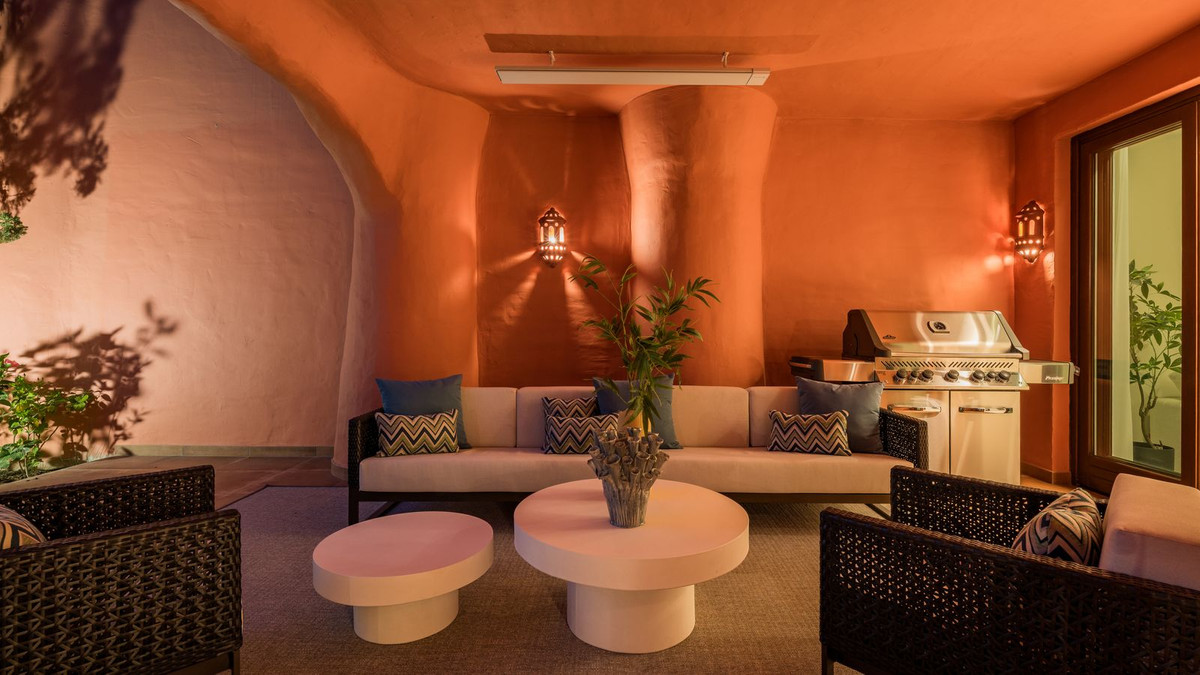 3 Bed, 3 Bath, ApartmentFor Sale, New Golden Mile, Malaga