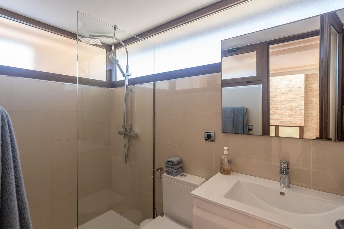 2 Bed, 2 Bath, ApartmentFor Sale, Estepona, Malaga