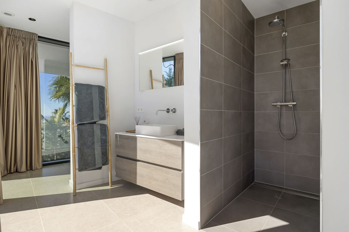 5 Bed, 5 Bath, HouseFor Sale, Benahavis, Malaga