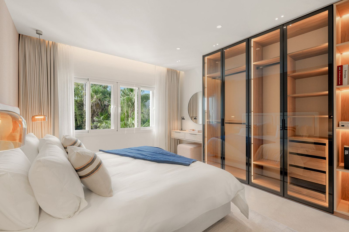 3 Bed, 3 Bath, ApartmentFor Sale, Estepona, Malaga