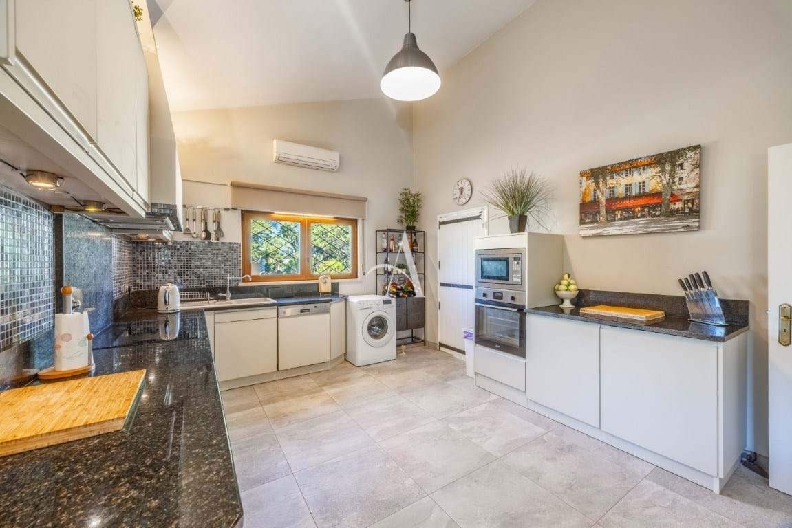 3 Bed, 2 Bath, HouseFor Sale, Sao Bras De Alportel, Faro, 8150-035