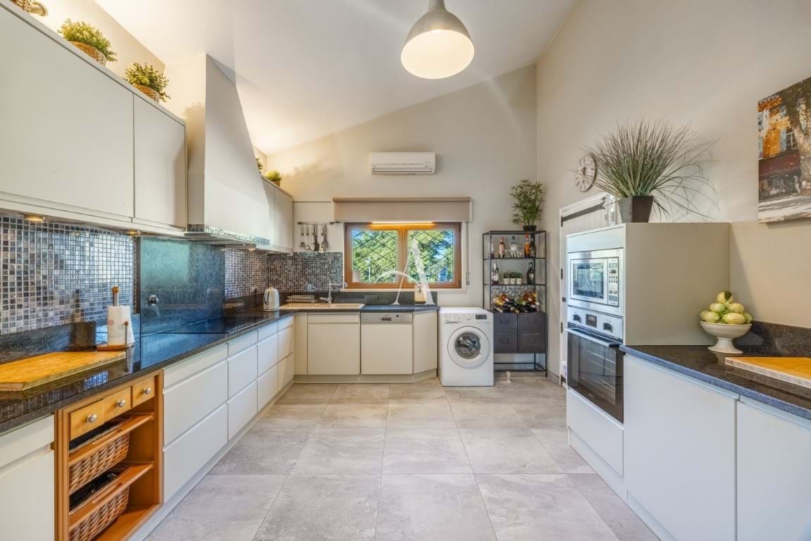 3 Bed, 2 Bath, HouseFor Sale, Sao Bras De Alportel, Faro, 8150-035