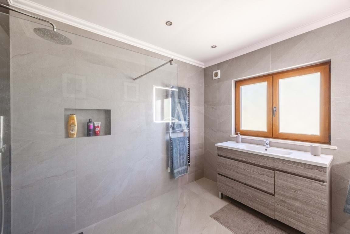 3 Bed, 2 Bath, HouseFor Sale, Sao Bras De Alportel, Faro, 8150-035