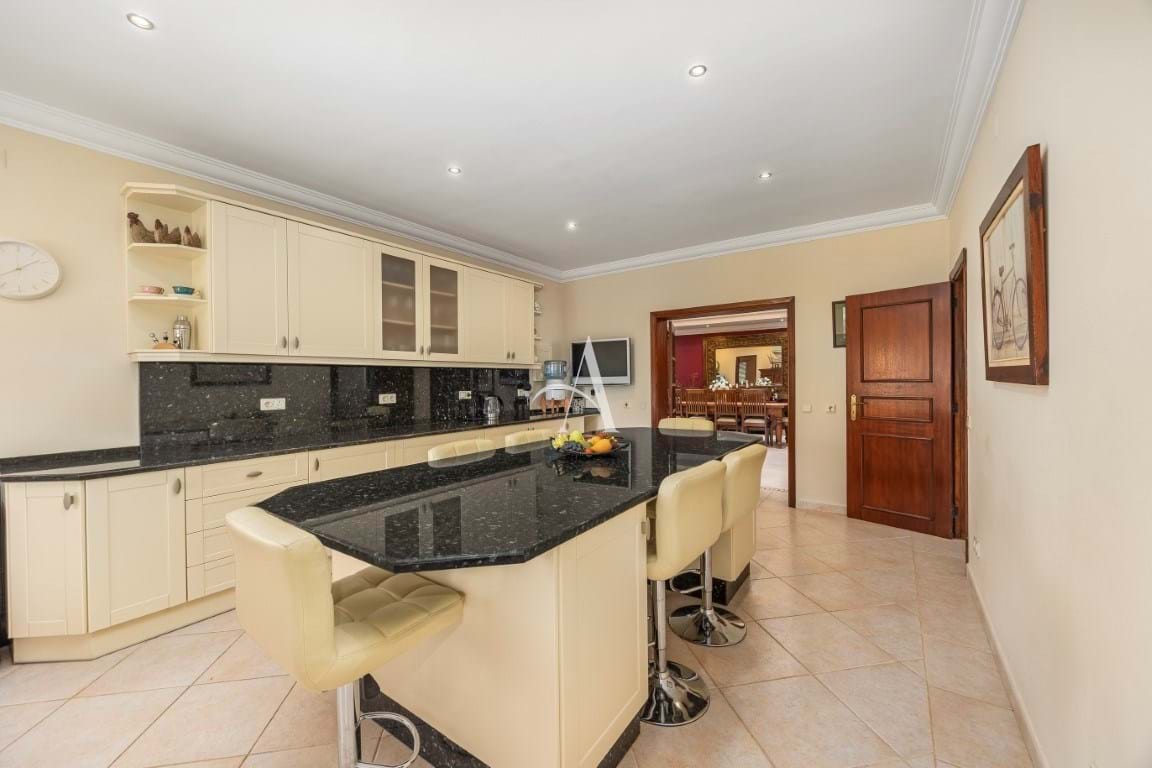 4 Bed, 6 Bath, HouseFor Sale, Faro, Faro