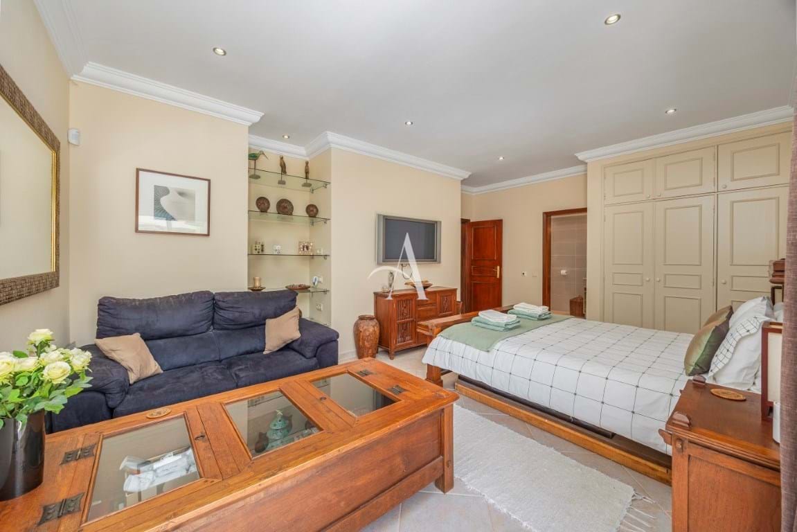 4 Bed, 6 Bath, HouseFor Sale, Faro, Faro