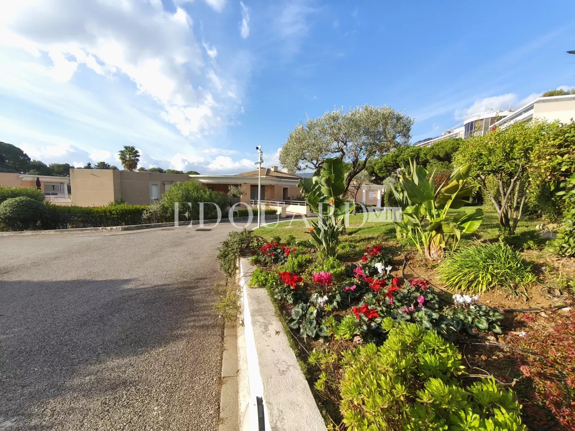 1 Bed, 1 Bath, ApartmentFor Sale, Roquebrune-Cap-Martin, Alpes-Maritimes