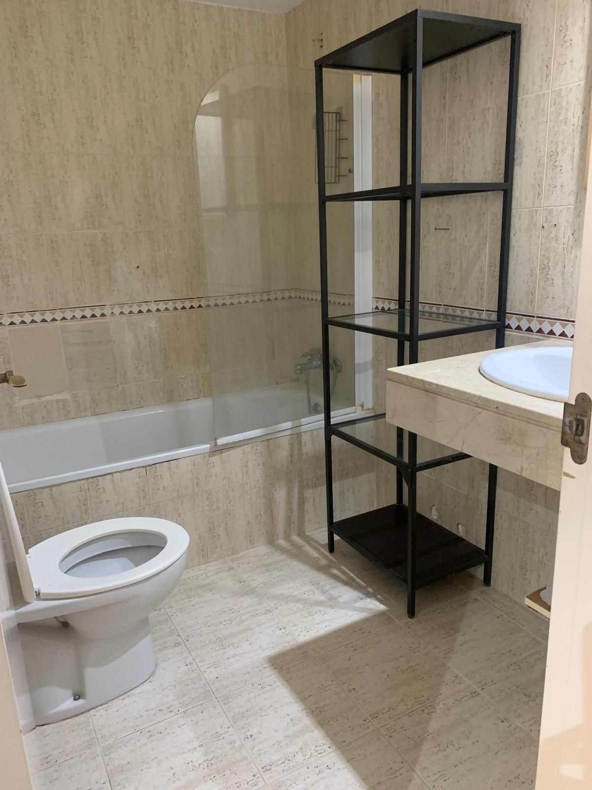 1 Bath, ApartmentFor Sale, San Luis de Sabinillas, Malaga