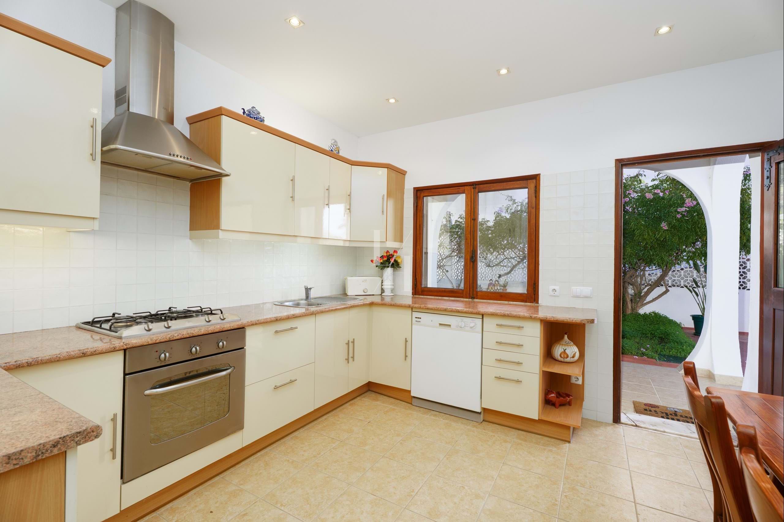 5 Bed, 4 Bath, HouseFor Sale, Albufeira, Faro, 8200-450