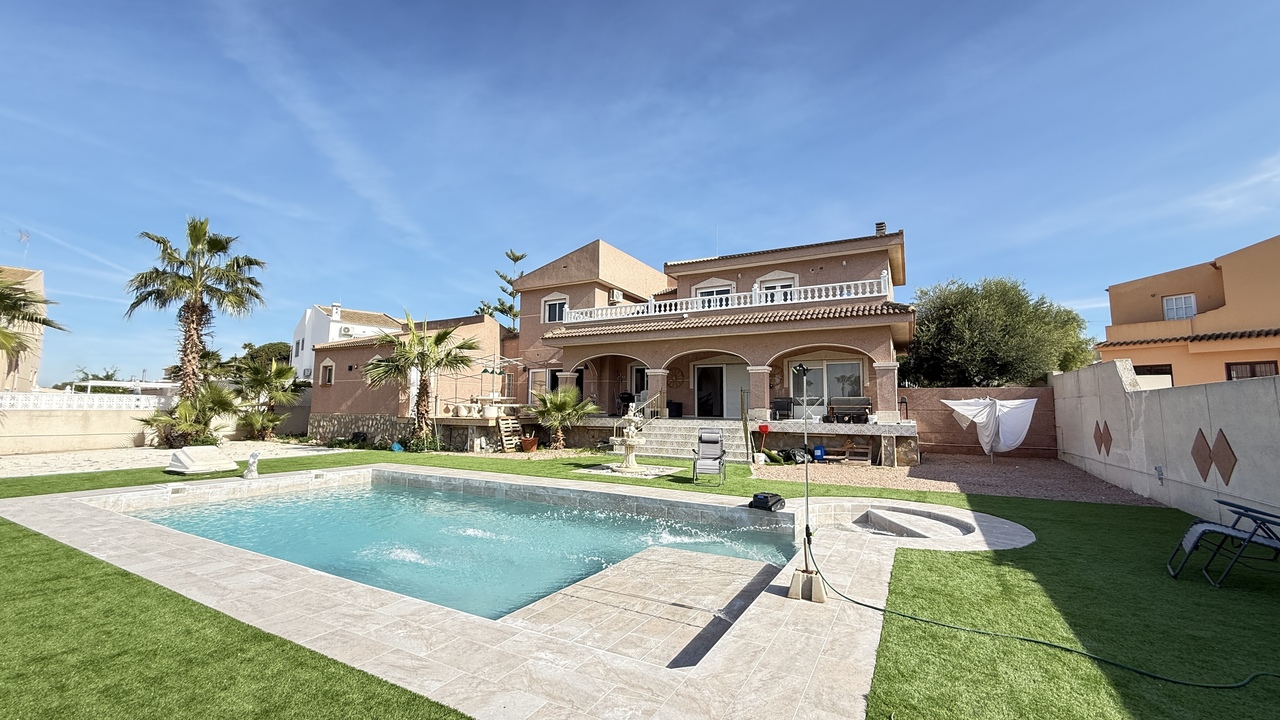5 Bed, 3 Bath, HouseFor Sale, Benijofar, Alicante
