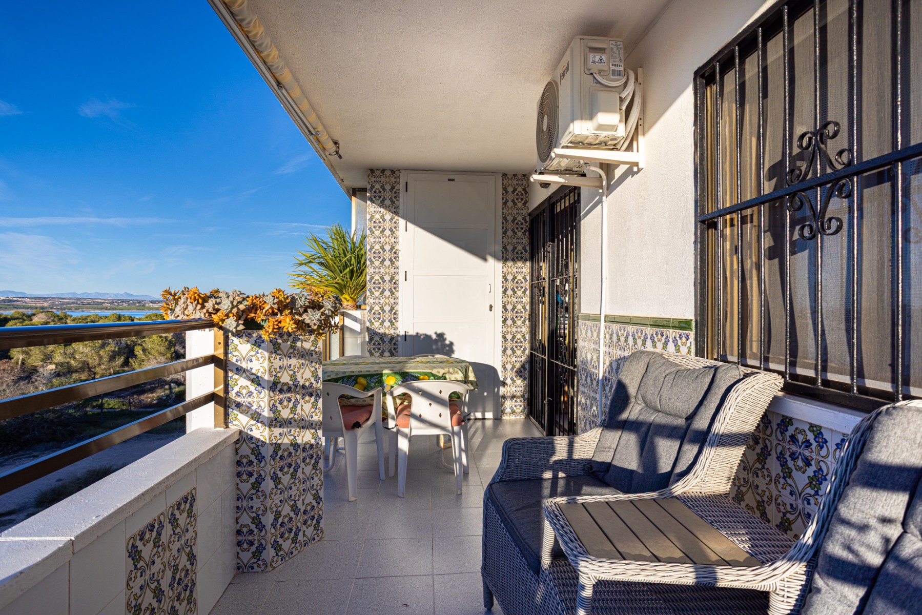 3 Bed, 1 Bath, ApartmentFor Sale, Torrevieja, Alicante