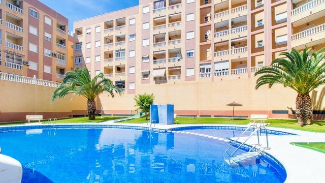 2 Bed, 1 Bath, ApartmentFor Sale, Torrevieja, Alicante