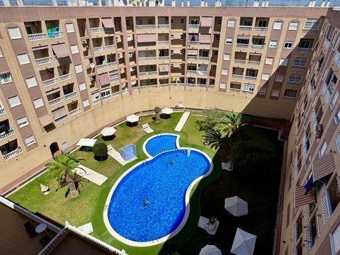 2 Bed, 1 Bath, ApartmentFor Sale, Torrevieja, Alicante