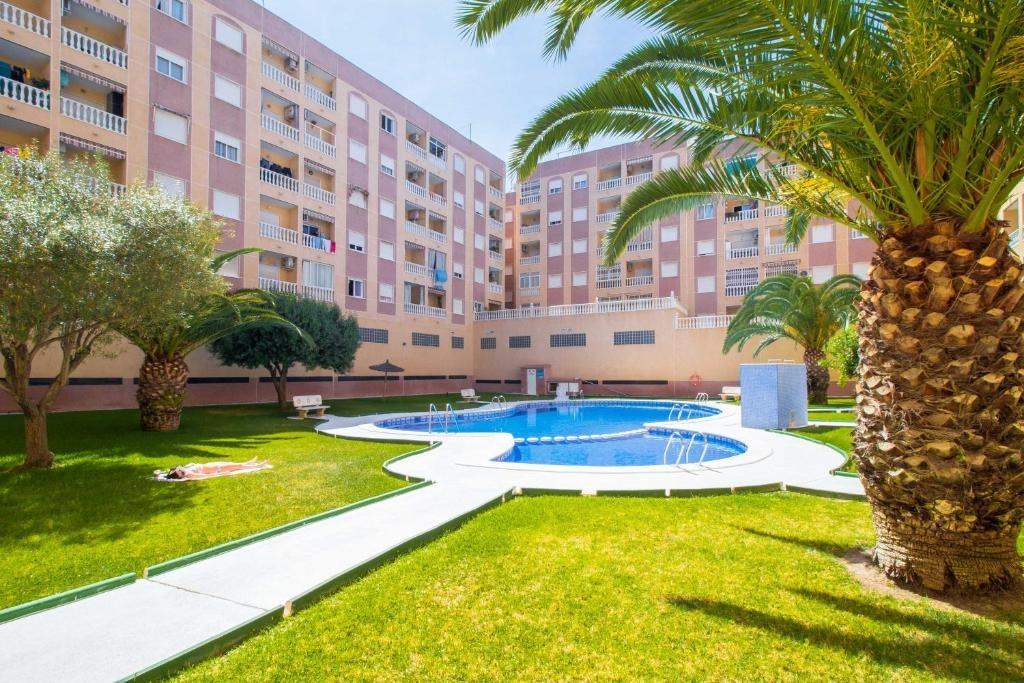 2 Bed, 1 Bath, ApartmentFor Sale, Torrevieja, Alicante